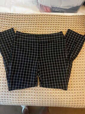 White House Black Market Slim Ankle Size 0R Pants
